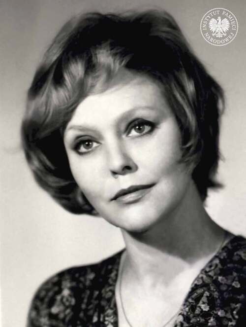 Aleksandra Zawieruszanka, 1983 r. Zdjęcie z akt paszportowych (fot. z zasobu IPN)