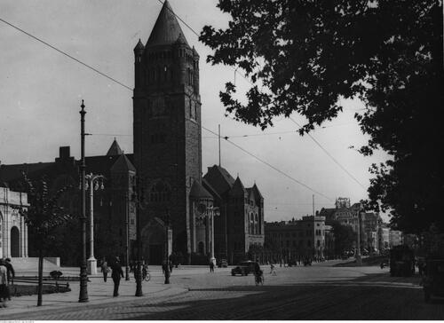Zamek Cesarski w Poznaniu w 1934 r., dawna siedziba Ministerstwa byłej Dzielnicy Pruskiej (fot. z zasobu NAC)