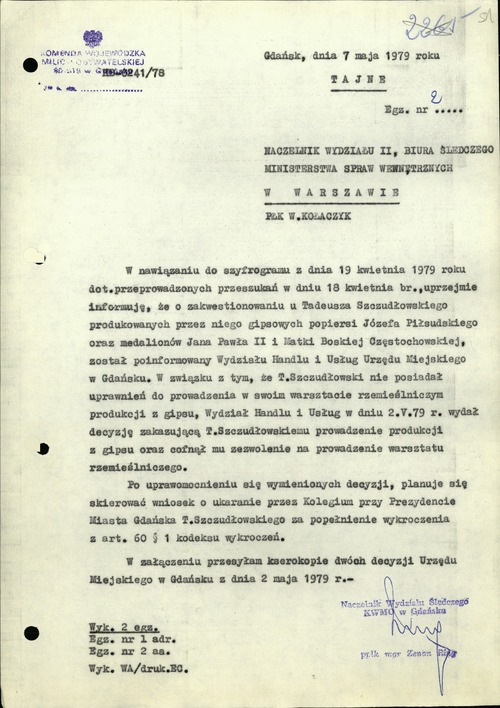 Służby PRL stosowały bardzo różne, policyjne i administracyjne, środki represji wobec działaczy WZZ Wybrzeża. Przykładem jest szykana wobec Tadeusza Szczudłowskiego, który za produkowanie w swoim warsztacie rzemieślniczym popiersi gipsowych Józefa Piłsudskiego i medalionów z wizerunkiem Jana Pawła II m.in. utracił zezwolenie na prowadzenie tego warsztatu. Z zasobu IPN