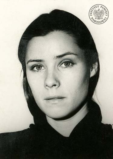 Małgorzata Potocka-Robakowska, początek lat 80. XX w., fotografia z akt paszportowych (fot. z zasobu AIPN)