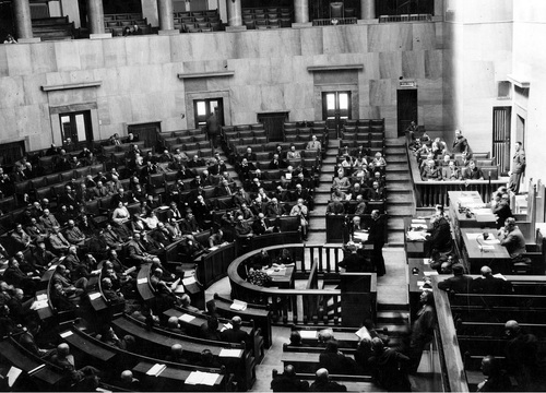 Plenarne posiedzenie Sejmu w 1935 roku w sprawie nowej ordynacji wyborczej, 25 czerwca 1935 r. (fot. z zasobu NAC)