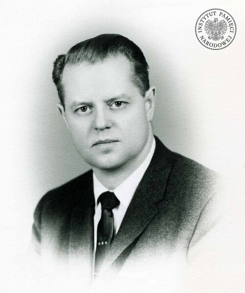 Robert „Bob” Lewandowski. Zdjęcie portretowe z lat 60. XX w. z akt osobowych cudzoziemca (fot. z zasobu IPN)