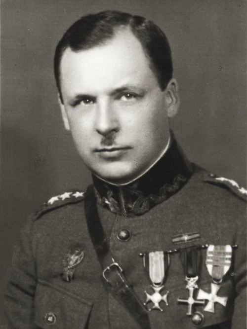 Władysław Kamiński na fotografii z około 1934 r. (występuje w sopniu kapitana), fot. z zasobu Centralnego Archiwum Wojskowego