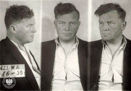 Zdjęcie sygnalityczne Józefa Kuropieski, wykonane po aresztowaniu w 1950 r. (fot. z zasobu IPN)