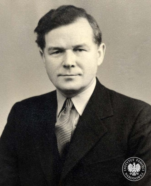 Gen. bryg. Józef Kuropieska, ok. 1957 r. Zdjęcie z akt paszportowych (fot. z zasobu IPN)