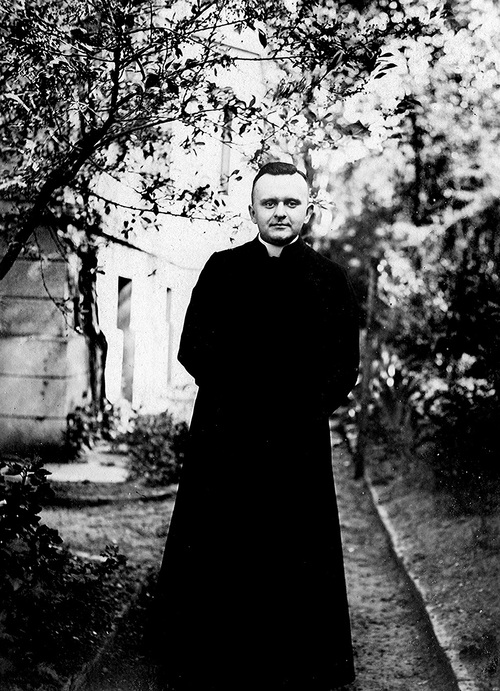 Ks. Stanisław Streich (1902–1938), męczennik za wiarę, fotografia z wystawy przygotowanej przez Biuro Edukacji Narodowej IPN