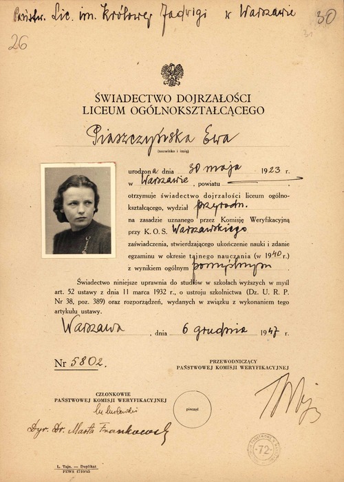 Świadectwo dojrzałości Ewy Piaszczyńskiej, wystawione przez Państwowe Liceum im. Królowej Jadwigi w Warszawie 6 grudnia 1947 r. (z zasobu AIPN)