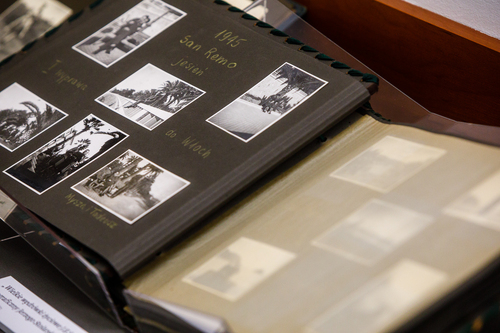 Promocja albumu „A miało być tak pięknie… Historia Ewy i Jerzego Stolarskich” na spotkaniu podsumowującym rok projektu Archiwum Pełne Pamięci – Warszawa, 2 października 2018 (fot. Sławek Kasper/IPN)