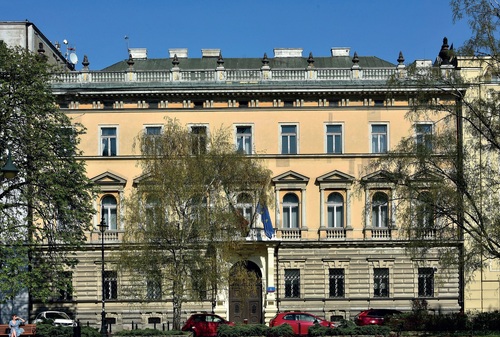 Pałac Szlenkierów w Warszawie; dziś siedziba ambasady włoskiej (fot. Adrian Grycuk/Wikimedia Commons/CC BY-SA 3.0 pl)