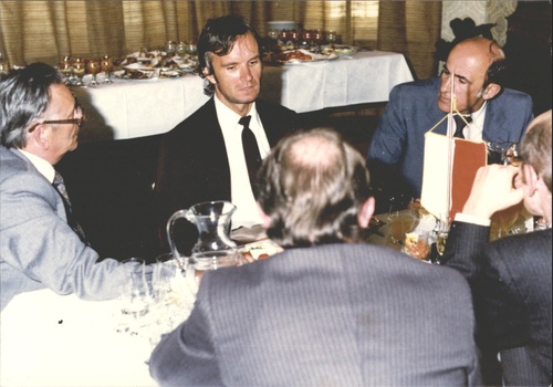 Marian Zacharski z płk. Zbigniewem Twerdem oraz oficerami wywiadu NRD (fot. z zasobu IPN)