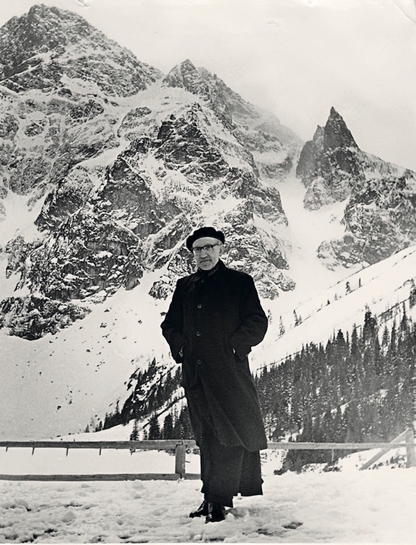 Kapłan, żołnierz, społecznik. Ksiądz Stefan Dzierżek SJ „Stefan” (1913–2005)