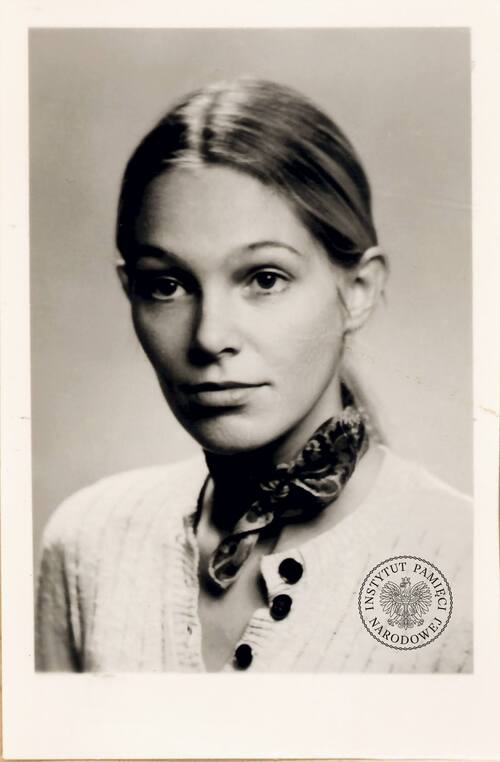 Małgorzata Braunek, 1973 r. Zdjęcie z akt paszportowych (fot. z zasobu AIPN)