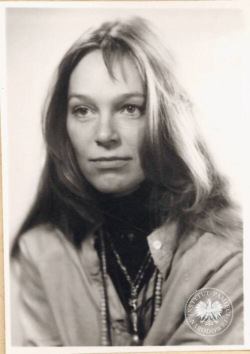 Małgorzata Braunek, 1977 r. Zdjęcie z akt paszportowych (fot. z zasobu AIPN)
