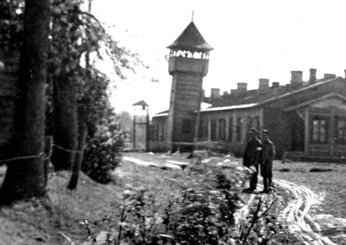 Strażnica Pułku KOP „Głębokie” w Ćwiecinie na fotografii z lat 30. XX w. Miejsce walki rankiem 17 września 1939 r. (fot. z zasobu NAC)