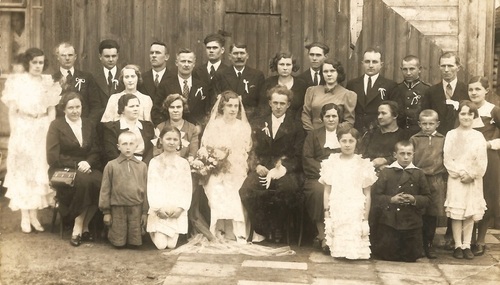 Ślub Heleny z d. Kaniewskiej i Mieczysława Szwarczyńskiego w Głębokiem, 1928 r. (fot. ze zbiorów rodziny Szwarczyńskich)