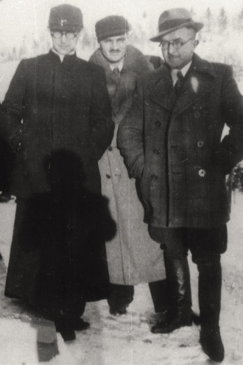 Ks. Michał Pilipiec, Józef Lutak, Gabriel Brzęk, Błażowa, 1941 r. Fot. ze zbiorów Grzegorza Ostasza