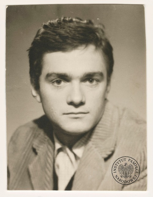 Młody Zdzisław Wardejn. Zdjęcie z akt paszportowych (fot. z zasobu AIPN)