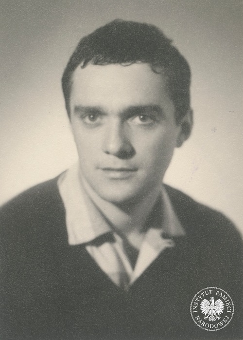 Zdzisław Wardejn jako student. Zdjęcie z akt paszportowych (fot. z zasobu AIPN)