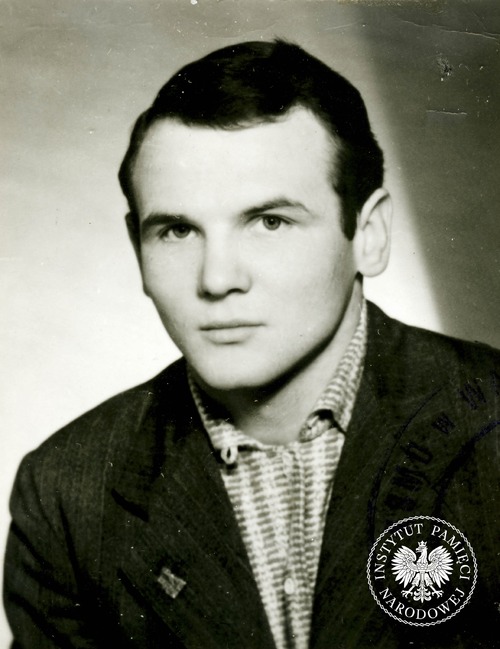 Fotografia Jerzego Kuleja z akt paszportowych (fot. z zasobu IPN)