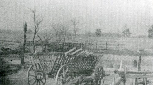 Lipniki. Pogorzelisko po spalonej wsi (fot. ze zbiorów Leona Popka)