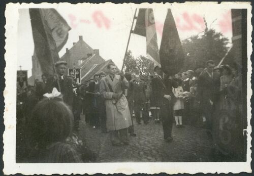 Poles in Maczków. Photo from the archives of the Institute of National Remembrance (donated by Stanisław Nogal)