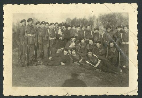 Poles in Maczków. Photo from the archives of the Institute of National Remembrance (donated by Stanisław Nogal)