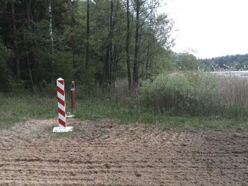 Granica polsko-białoruska na północnym brzegu jeziora Szlamy w sierpniu 2014 r. (fot. T. Danilecki)
