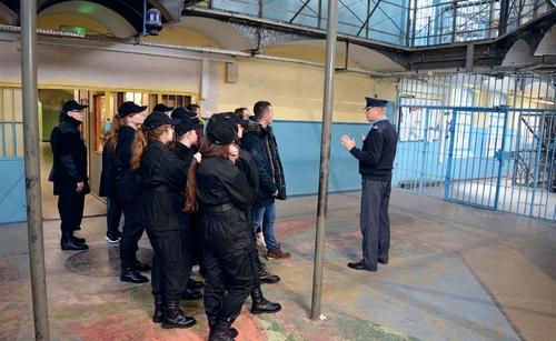 Lekcja wychowawcza na terenie Zakładu Karnego nr 1 w Strzelcach Opolskich (fot. Tomasz Fijałkowski / www.sw.gov.pl)