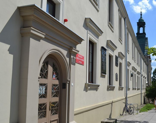 Budynek I LO i. S. Żeromskiego w Kielcach, obecnie Pedagogiczna Biblioteka Wojewódzka