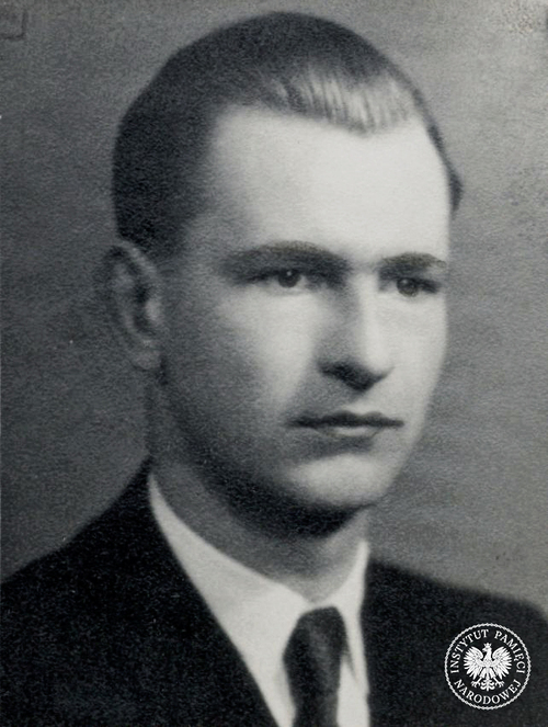 Zbigniew Pudysz, 1957 rok. Zdjęcie z akt osobowych funkcjonariusza