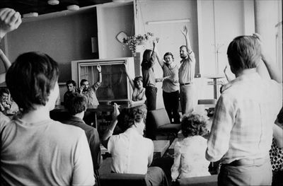 Działacze NSZZ Solidarność Regionu Małopolska podczas głosowania. W głębi, z prawej Mieczysław Gil (1P)