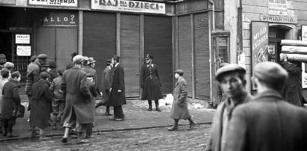 Policja Państwowa a inwigilacja życia społecznego w II RP na przykładzie Krakowa