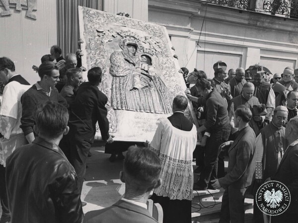 Matka Jedności. Koronacja obrazu Matki Boskiej Świętolipskiej w 1968 r.