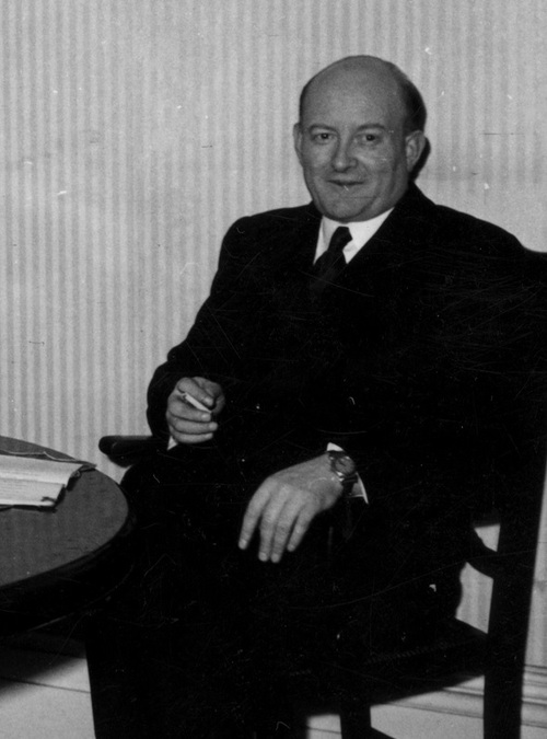 Stanisław Mikołajczyk na fotografii wykonanej w maju 1945 r. w Londynie podczas uroczystości ruchu ludowego (fot. z zasobu NAC)