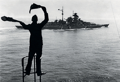 Bismarck” na pocztówce (fot. www.german-navy.de)