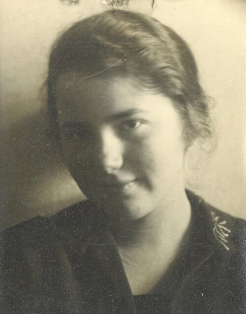 Fotografia portretowa Janiny Natalii Wencel, z d. Zdziarskiej (z zasobu AIPN)