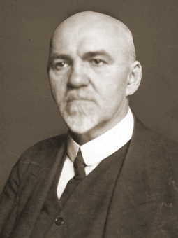 Tadeusz Łopuszański (1874–1955), minister wyznań religijnych i oświecenia publicznego w rządach Leopolda Skulskiego i Władysława Grabskiego (1919–1920)