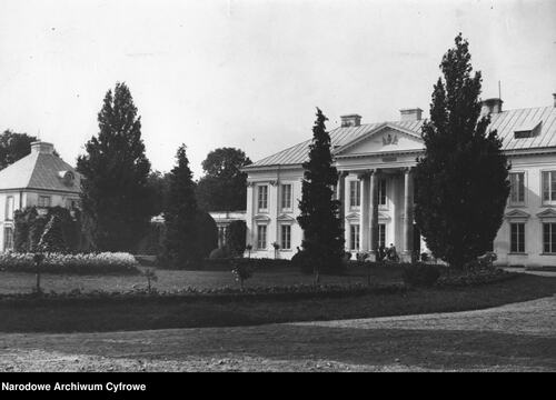 2.	Pałac w Walewicach w okresie dwudziestolecia międzywojennego (fot. NAC)