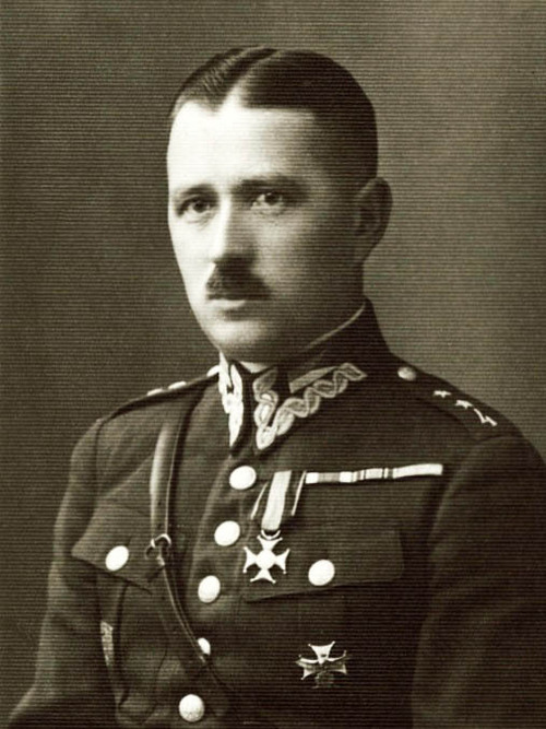 Rtm. Adam Bartosiewicz, dowódca 4. szwadronu „Rokitno” 1. Pułku Kawalerii KOP, b.d. Na zdjęciu w stopniu porucznika (fot. domena publiczna)