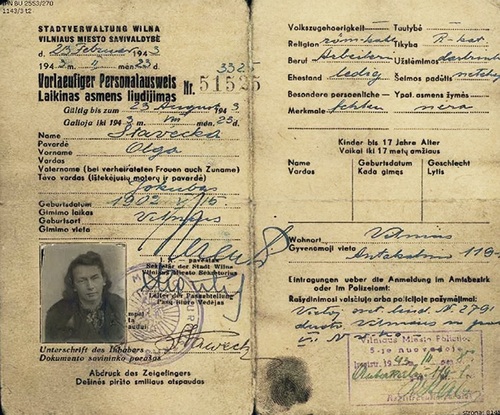 Okupacyjny dowód tożsamości Olgi Staweckiej, 1943 r. (fot. z zasobu AIPN)