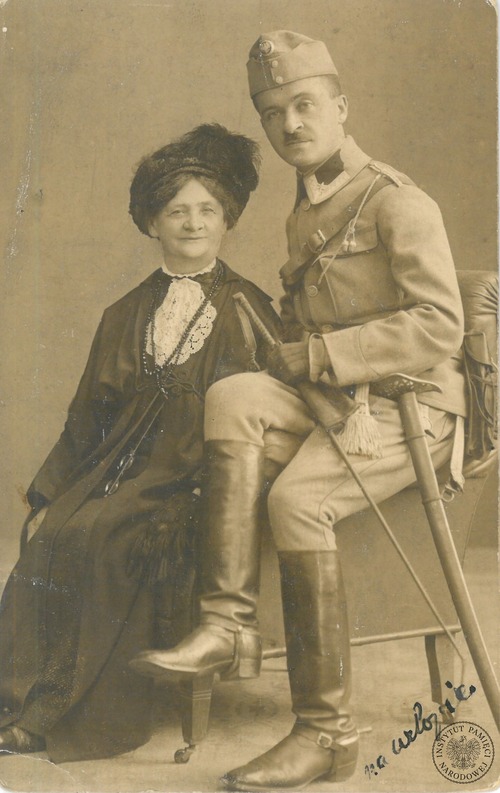 Maksymilian Landau z – najprawdopodobniej – matką (fot. z zasobu IPN, dar prywatny Andrzeja Czuka)