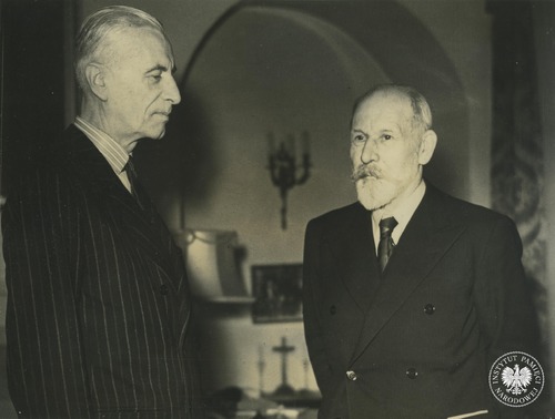 Spotkanie prezydenta RP Władysława Raczkiewicza (po lewej) z premierem Tomaszem Arciszewskim. Londyn, między 29 listopada 1944 a 31 grudnia 1945 r. (fot. z zasobu AIPN)