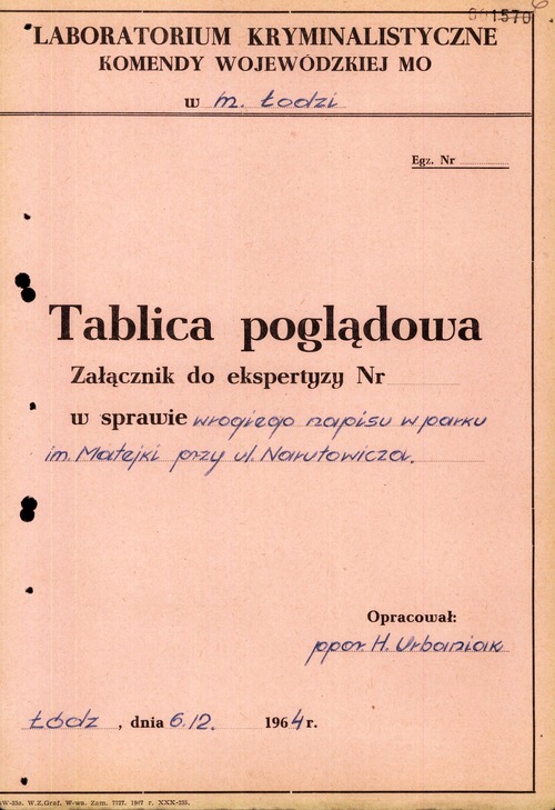 Wprowadzenie do tablicy poglądowej Laboratorium Kryminalistycznego Komendy Wojewódzkiej Milicji Obywatelskiej w Łodzi ze zdjęciami operacyjnymi SB dotyczącymi wydarzenia z 6 grudnia 1964 roku