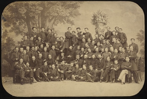 Profesorowie i studenci Szkoły Głównej w Warszawie, ok. 1865 r. (z zasobu Biblioteki Narodowej)