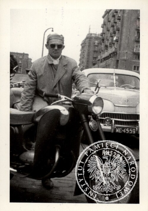 Przykładowe zdjęcie operacyjne z kartoteki b. Biura „B” MSW (fot. z zasobu IPN)