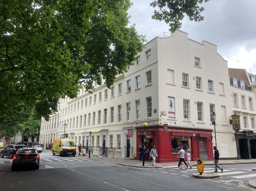 Londyn. Budynek, w którym mieściła się siedziba „Wiadomości”, 2022 r. (fot. Remigiusz Ławniczak)