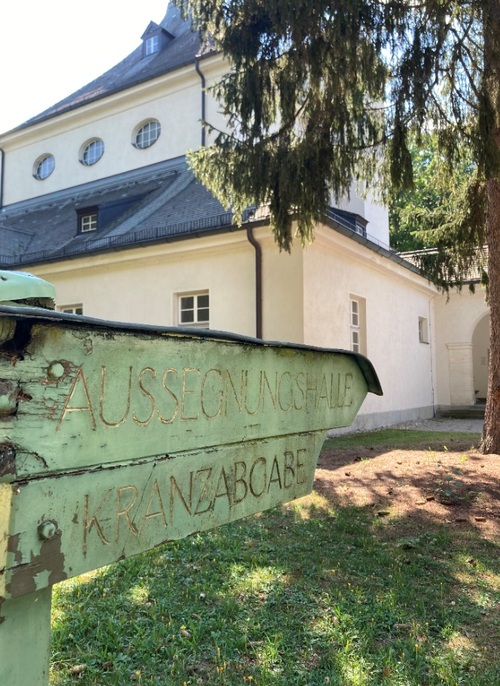 Monachium. Aussegnungshalle, kaplica na cmentarzu, 2022 r. (fot. Remigiusz Ławniczak)