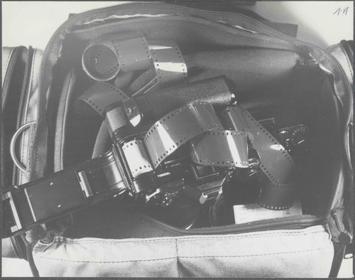 Sprzęt fotograficzny zarekwirowany w trakcie zatrzymania Fredericka i Barbary Myer w Makowie Mazowieckim. Źródło: AIPN