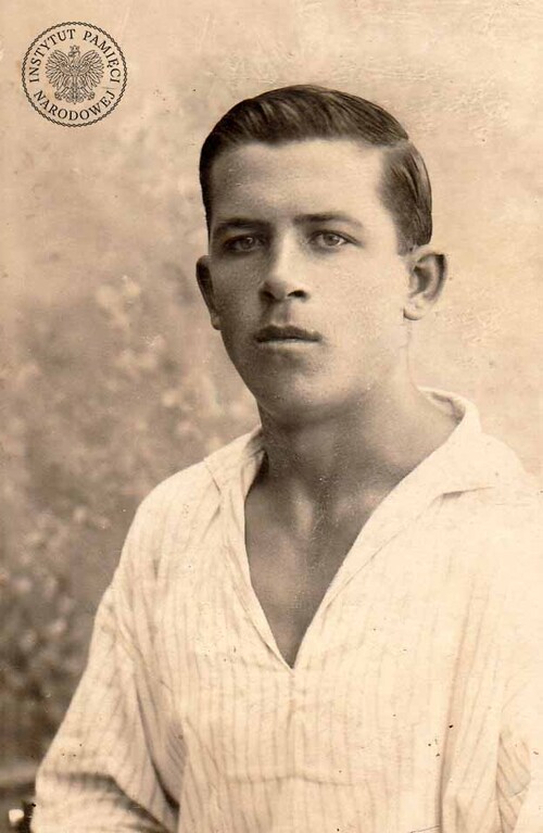 Michaił Piotrowicz Silwestrow, ur. 21 maja 190[...] r., prawdopodobnie członek rodziny lub znajomy Zygmunta Tarnowskiego. Fotografia pochodzi z akt śledztwa pozyskanych do zasobu IPN z Archiwum MSW Gruzji (fot. z zasobu IPN)