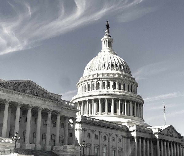 Polski kryzys, amerykańska szansa. Reakcje polityczne Stanów Zjednoczonych na wprowadzenie stanu wojennego w Polsce